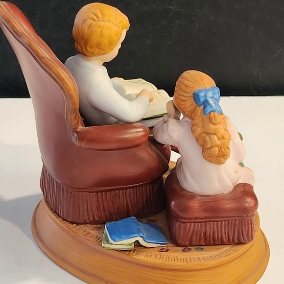 1983 Avon Enjoying The Night Before Christmas Figurine - Picture 3 of 8